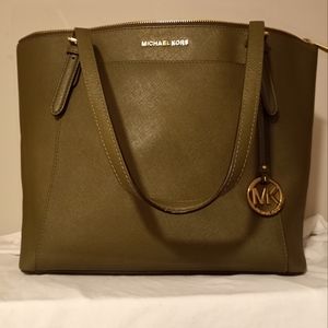 Olive Michael Kors purse